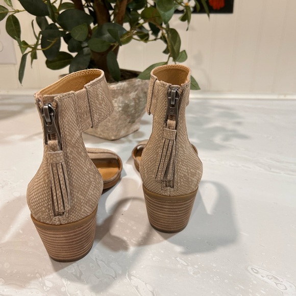 Lucky brand beige sandals - Picture 7 of 16